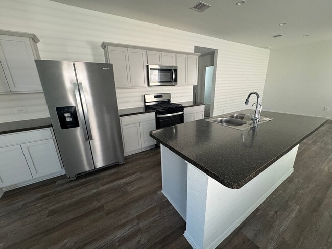 Building Photo - 5626 Vintage Oakmont Dr