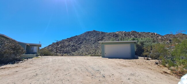 Building Photo - Secluded Mid Century Modern Home