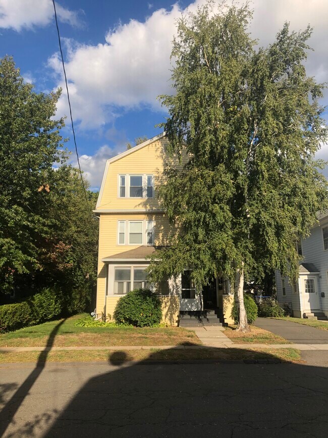 House - 32 Nesbit Ave