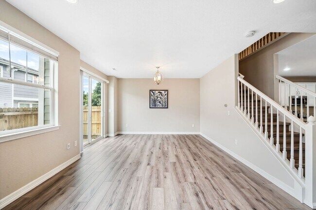 Foto del edificio - Modern 3BD, 2.5BA Cottonwood Condo with At...