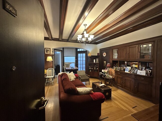 Photo du bâtiment - 646 Broadview Av