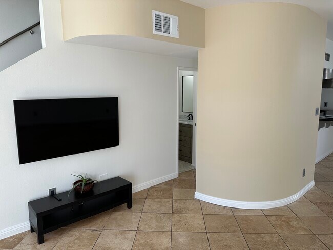 Family room - 3917 Huron Ave
