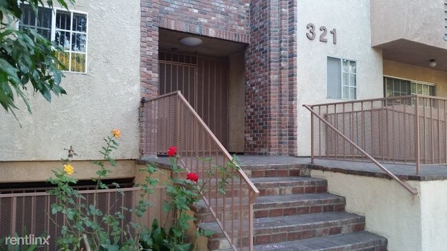 Building Photo - 321 S 6th St
