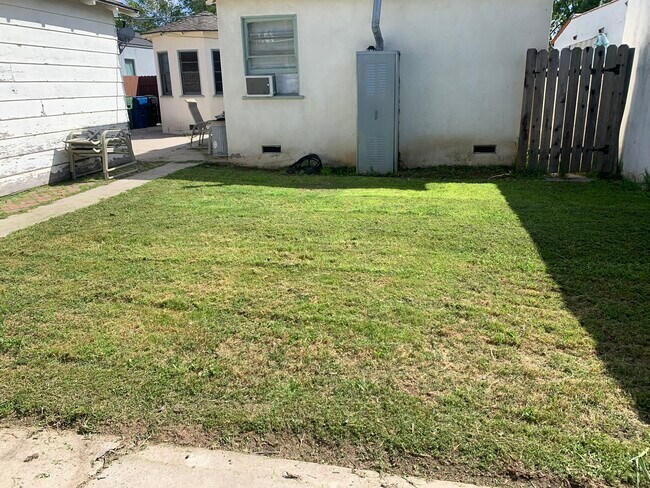 Building Photo - 227 W 64th Pl