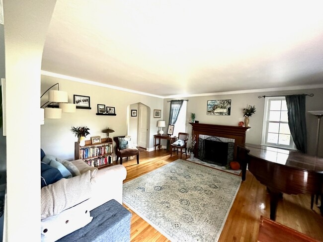 Photo - 122 Lee Rd House