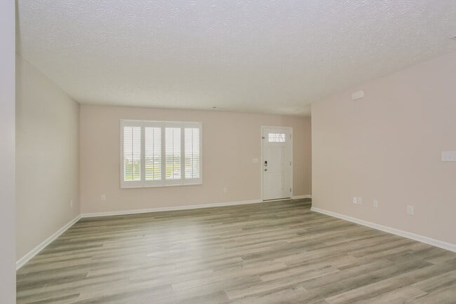 Building Photo - 4151 Swallowfield St