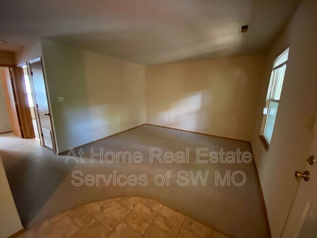 Foto del edificio - 1312 E McDaniel St