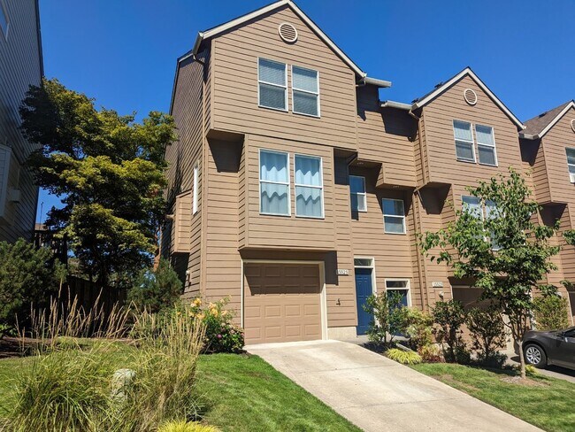 Foto del edificio - Beautiful Beaverton Townhouse Available Now!