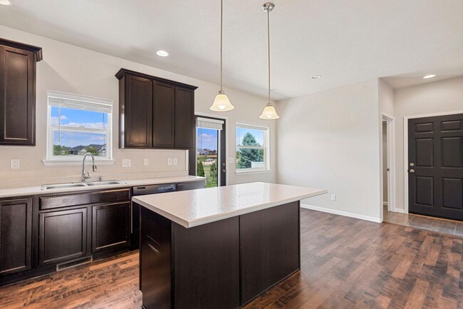 Building Photo - Lovely 4 Bedroom with Ample Storage