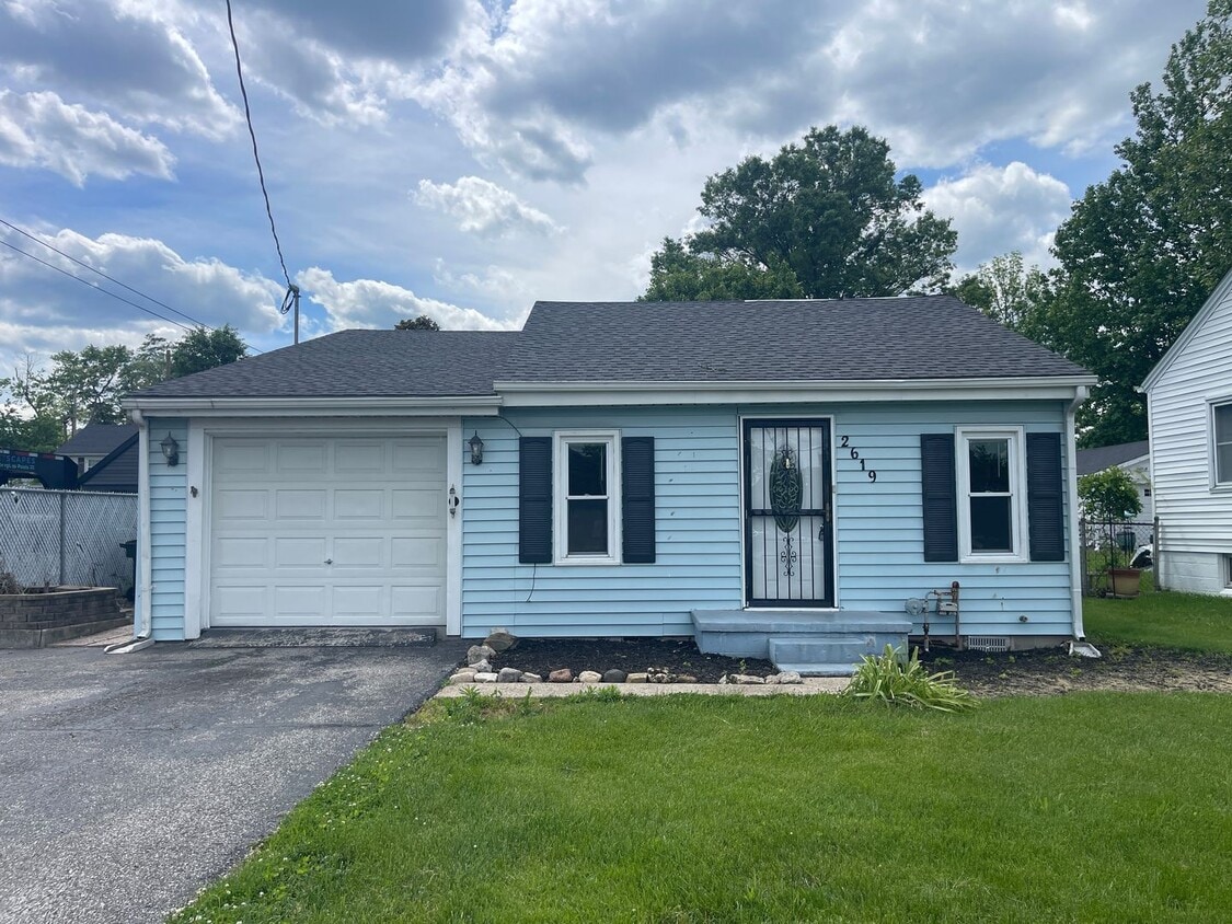 Foto principal - Convenient New Albany location