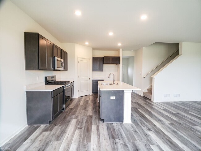 Building Photo - 4 br, 2.5 bath House - 10576 Azalea Drive