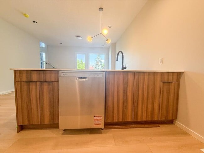 Photo du bâtiment - 2.0 bedroom in Edmonton Alberta T5G 1G1