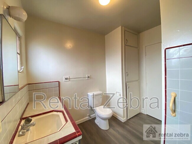 Foto del edificio - 1246 W 19th St