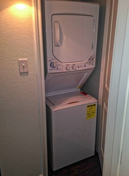 Building Photo - 323 W Belt Line Rd