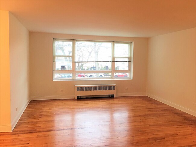Foto del edificio - 6105 N Seeley Ave