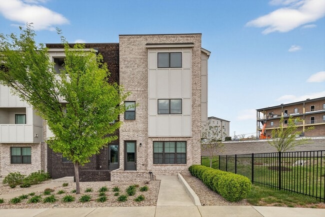 Building Photo - 700 Inspiration Blvd
