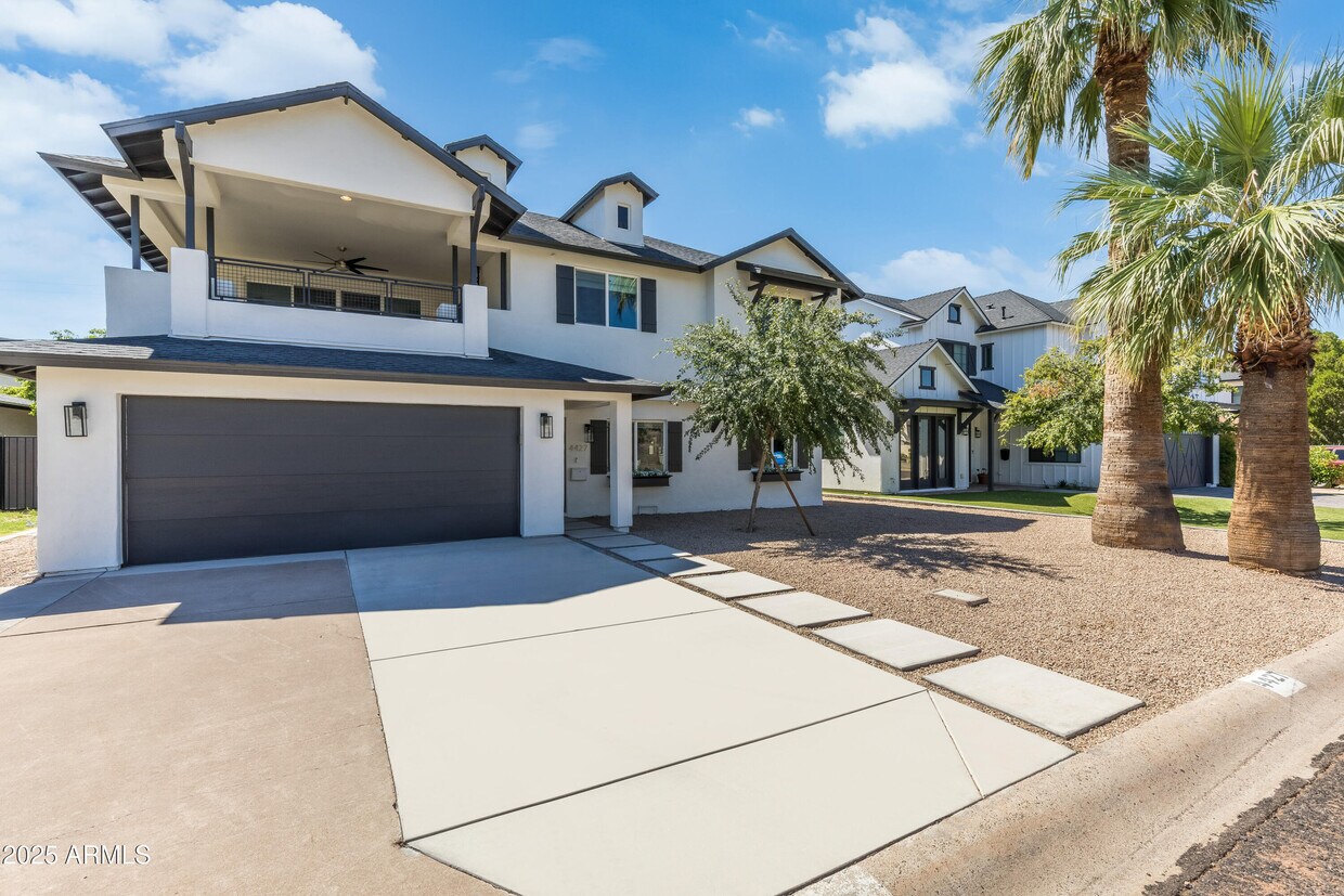 Foto principal - 4427 E Turney Ave