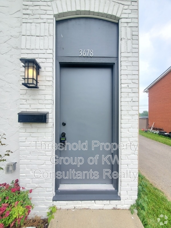 Building Photo - 3672-3678 Arnelle Rd
