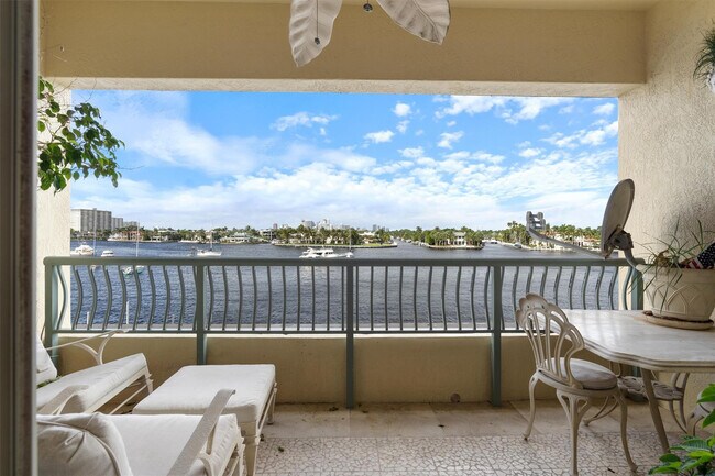 Foto del edificio - 209 N Birch Rd