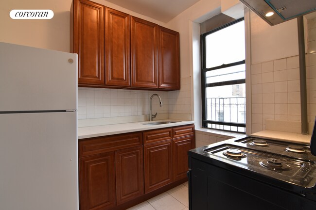 Foto del edificio - 43-26 52nd St