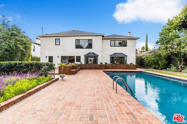 Foto del edificio - 606 N Camden Dr