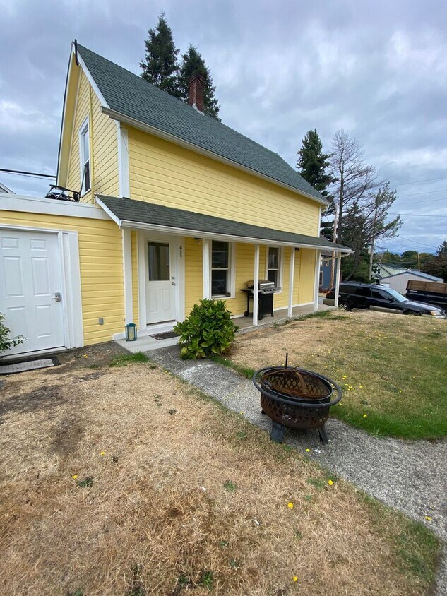 2 Bed, 1 Bath in York Neighborhood Close ... - 2 Bed, 1 Bath in York Neighborhood  Close ...