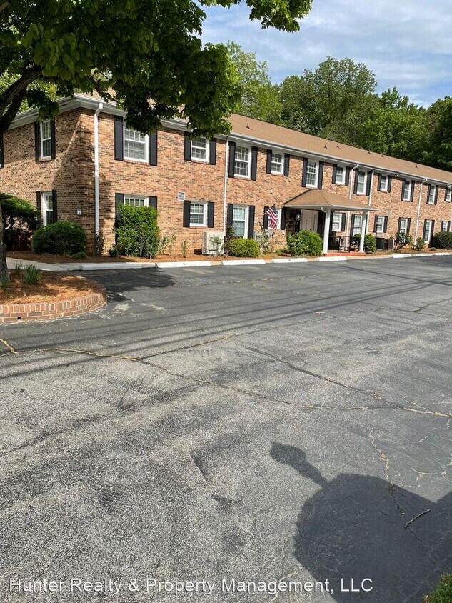 Primary Photo - 3 br, 2 bath House - 2651 Reynolda Rd Unit A8