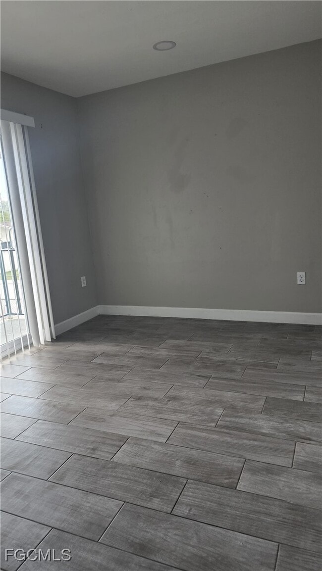 Building Photo - 4952 Vincennes St