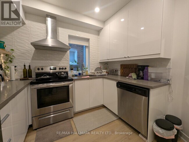Photo du bâtiment - 105 Burnside Dr