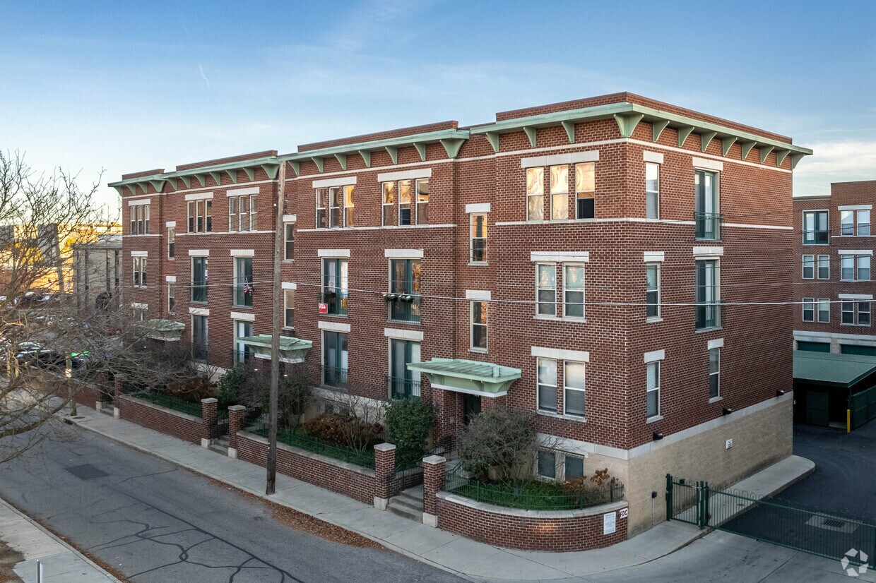 Primary Photo - 115-125 E Noble St