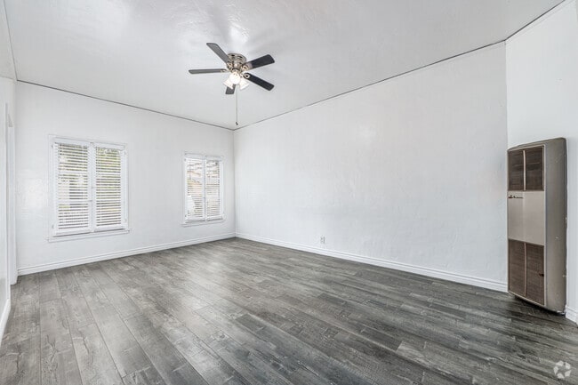 1BR, 1BA - 700SF - Living Room - 323 E Lomita Ave