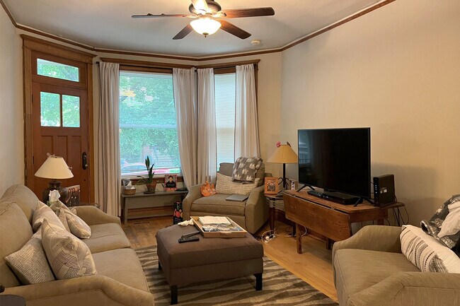 Foto del edificio - 3822 N Oakley Ave