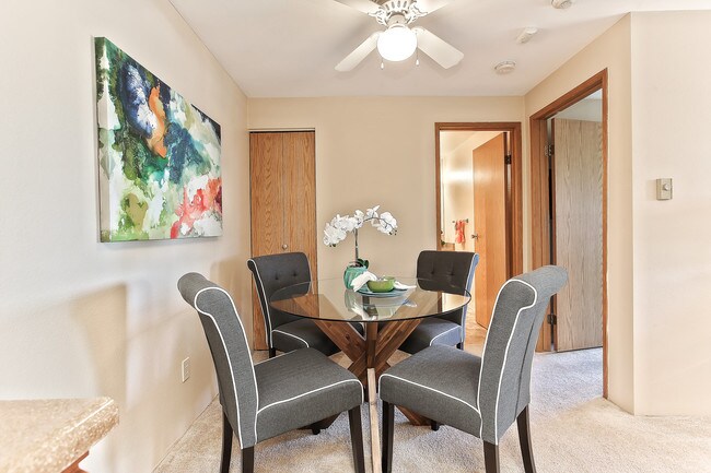 Alderbrooke Apartments Lynnwood Wa Apartments Com