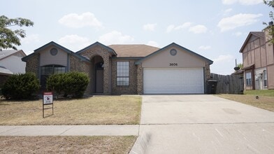Building Photo - 3606 Rainforest Ln