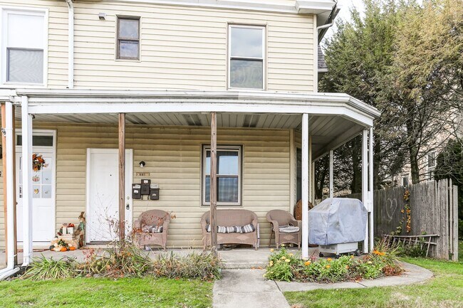 Building Photo - 114 N Front Street