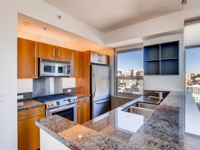 Kitchen - 321 10th Ave