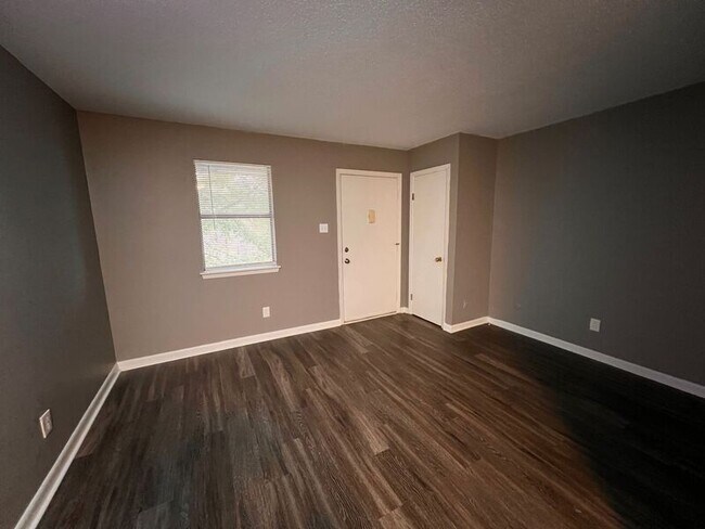 Foto del edificio - 9 Meredith Ct