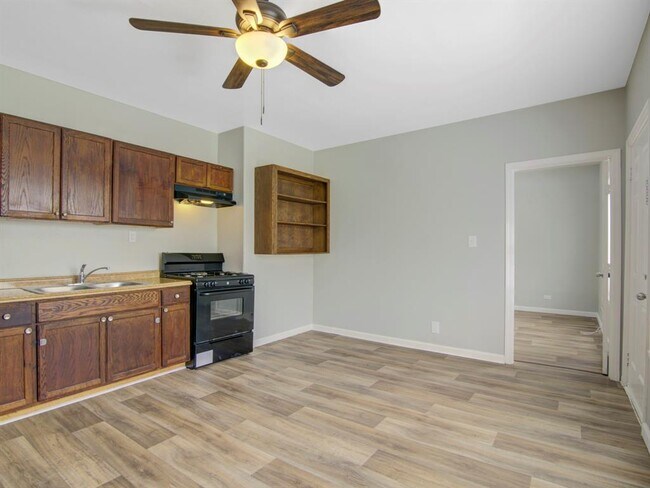 Building Photo - 313 N Beauregard St