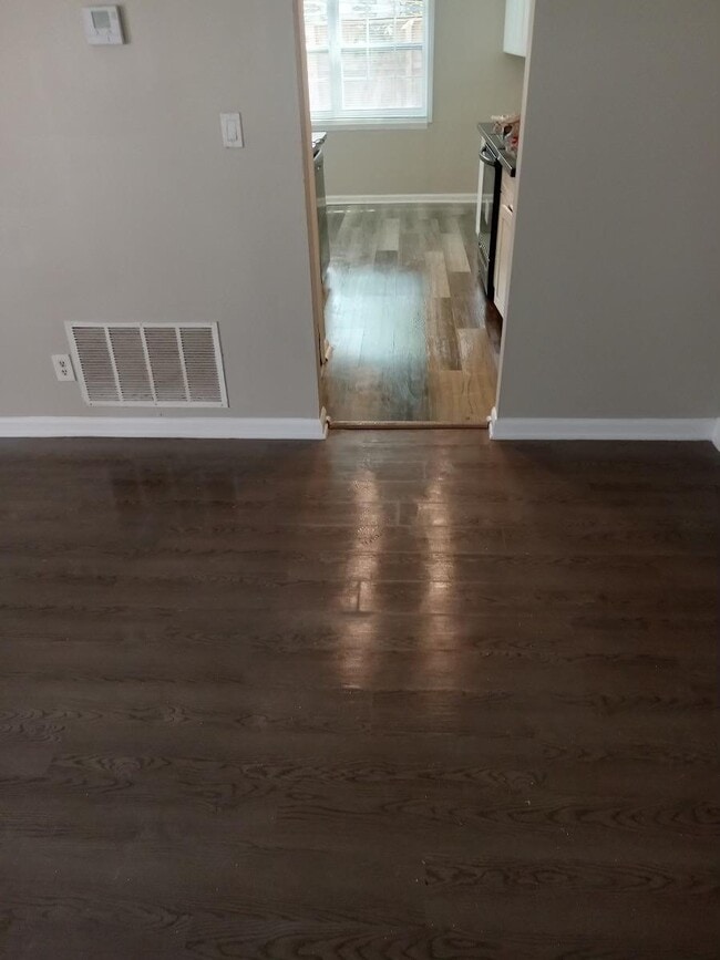 Foto del edificio - 6354 Shannon Pky