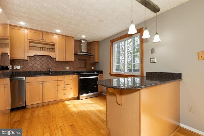 Foto del edificio - 1126 Riva Ridge Dr