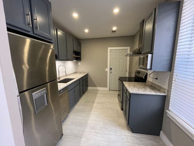 Foto del edificio - 707 Park Ave