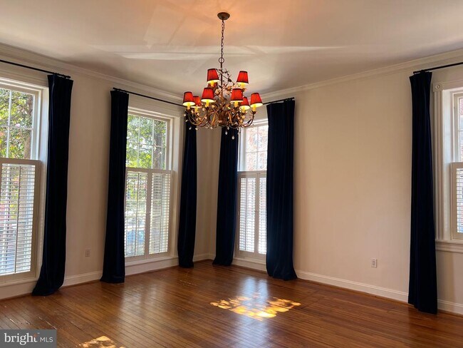 Foto del edificio - 3267 N St NW