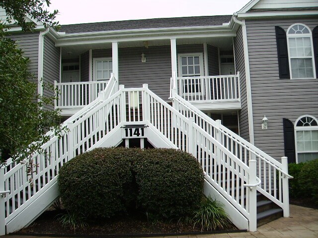 Foto principal - Nicely furnished 3 bed/2 ba first floor condo in Arrowhead Point