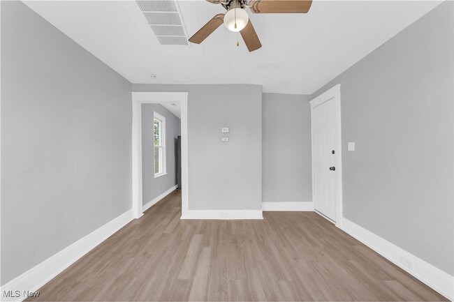 Building Photo - 11702 Brookfield Ave