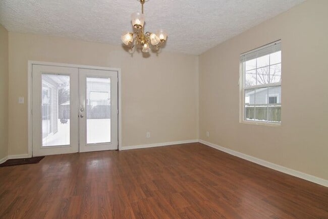 Building Photo - Beautiful Home near Downtown Noblesville