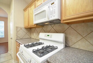 Building Photo - 19715 Diamond Hills Ln