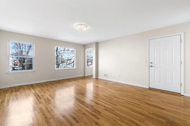 Building Photo - 431 Bramhall Ave