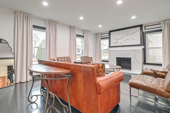 Foto del edificio - 3222 Oakdale St