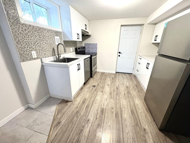 Building Photo - Basement - 10 Fourth St Welland