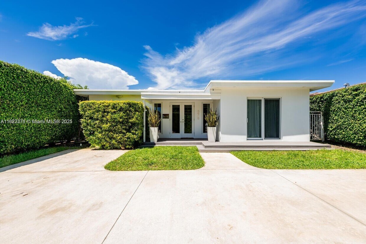 Foto principal - 575 W 50th St